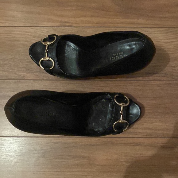 Gucci black leather horsebit peep toe pumps - Picture 3 of 9